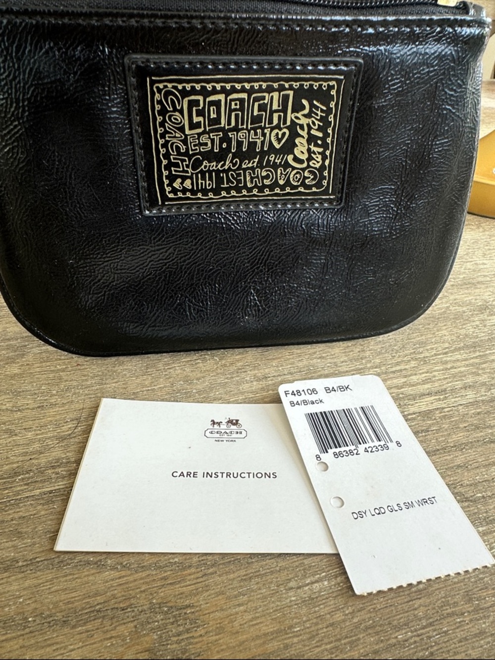 Coach Poppy Black Leather Wristlet NWT - Picture 2 of 4